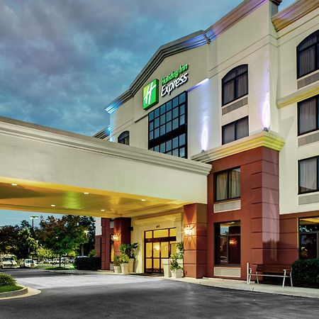 סנדסטון Holiday Inn Express Richmond Airport, An Ihg Hotel מראה חיצוני תמונה